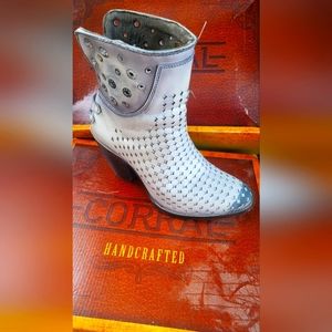 Corral Grey Shortie w/ White Inlay & Open Heel C3200
